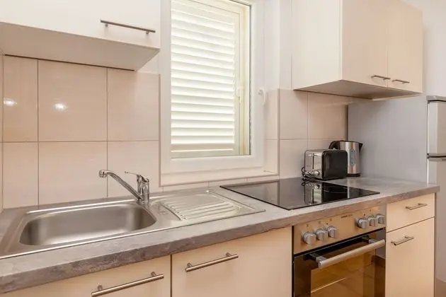 Apartments Mistral - Mutfak