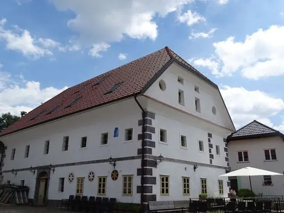 Apartments Mozinetova hisa