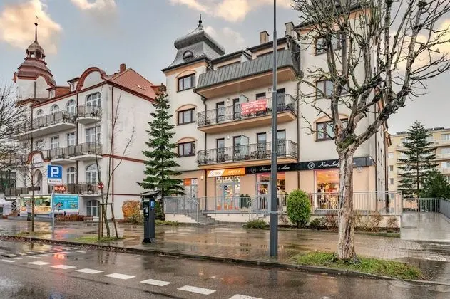 Apartments Near the Promenade by Renters
