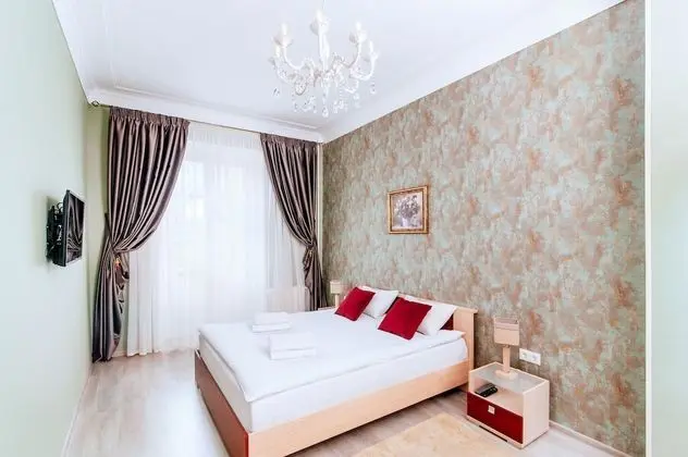 Apartments near Train Station - Öne Çıkan Resim