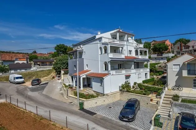 Apartments and Room Danijel - Dış Mekan