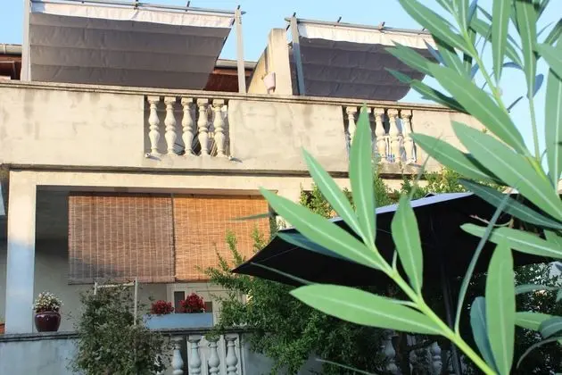 Apartments and Room Thea - Dış Mekan