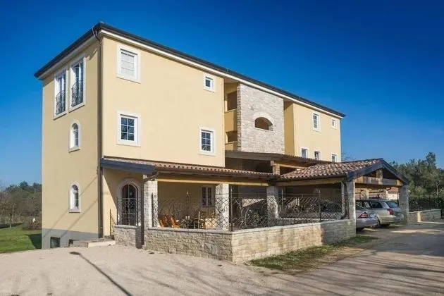 Apartments & Rooms Buoni Amici