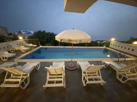 Apartments & Rooms Castello