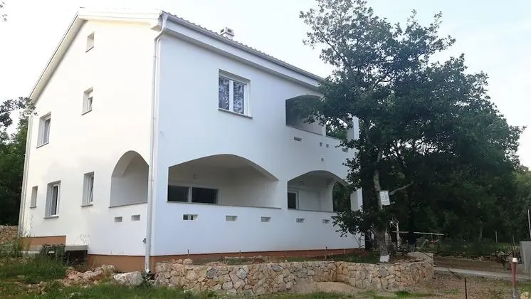 Apartments and Rooms Danijel