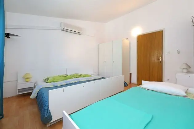 Apartments and Rooms Dragica