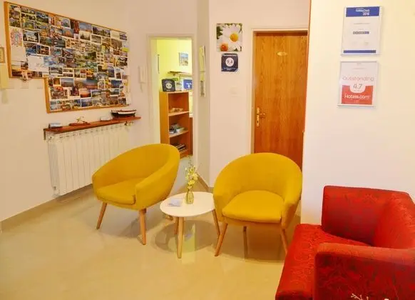 Apartments & Rooms Petra - Lobi