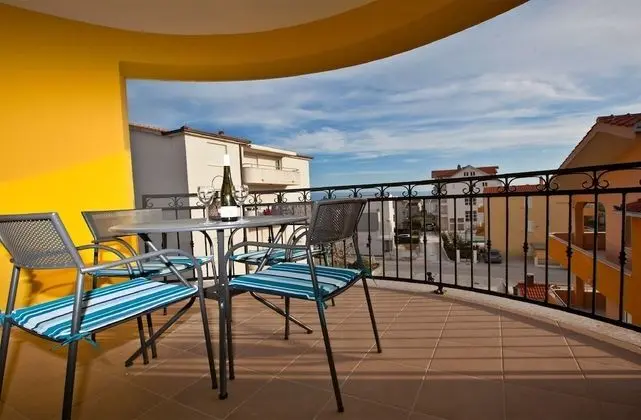Apartments Roses - Öne Çıkan Resim