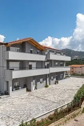 Apartments Villa Salona Sky - Dış Mekan