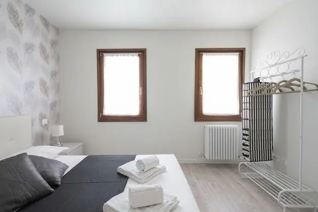Apartments in San Marco with Canal View by Wonderful Italy - Oda