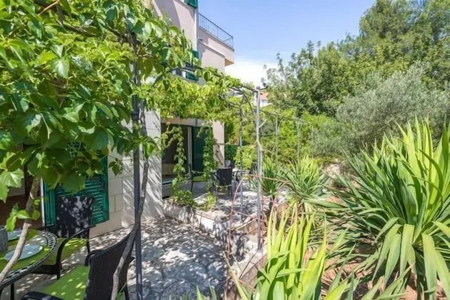 Apartments Seric