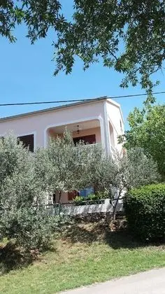 Apartments Smilje & Maslina