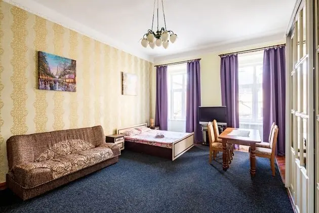 Apartments on Square Rynok on Theatralna Street