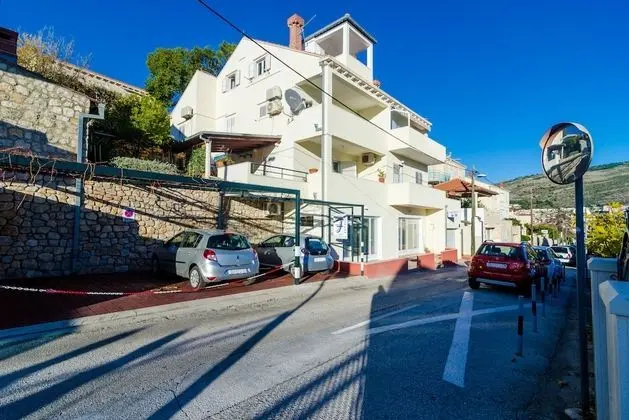 Apartments Swallow's Nest