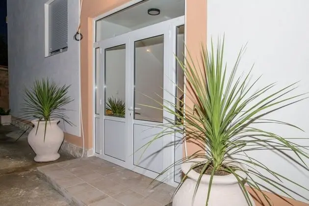 Apartments Tina - Dış Mekan
