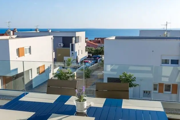 Apartments Tomana