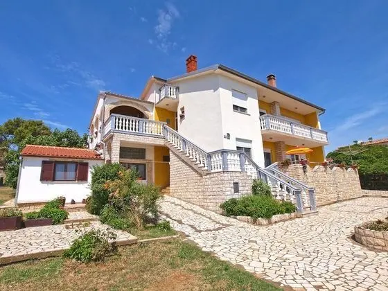 Apartments Vladislava 906