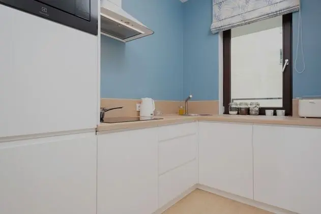 Apartments Warsaw Wolska by Renters - Mutfak