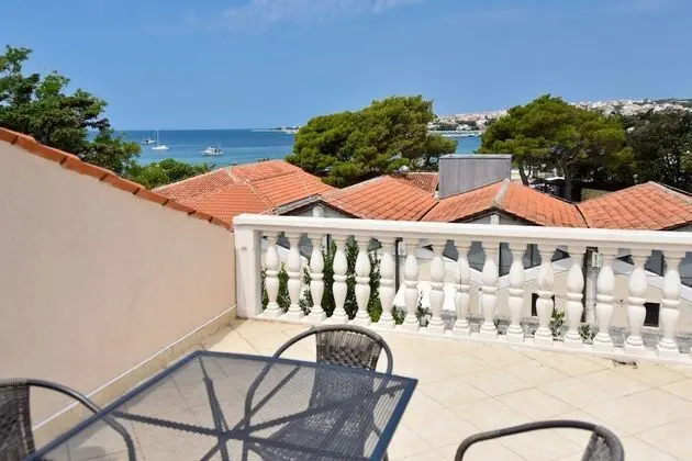 Apartments Zeno
