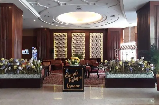 Apatel Apartment Mangga Dua Lt 11 - Lobi