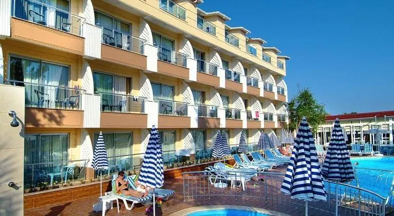 Aperion Beach Hotel