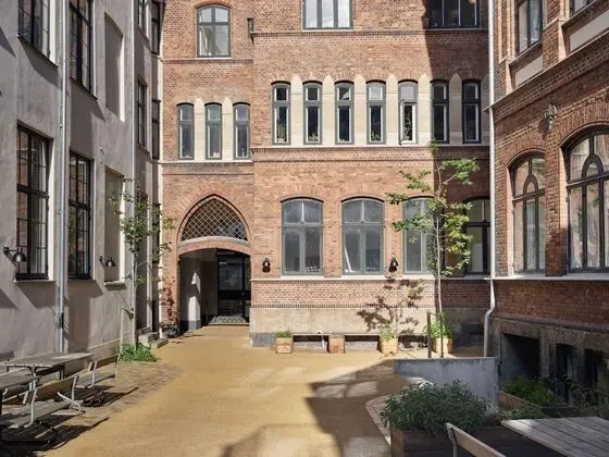 Apēron Apartment Hotel