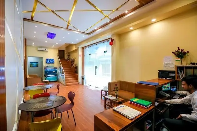 Hotel Apex International - Lobi