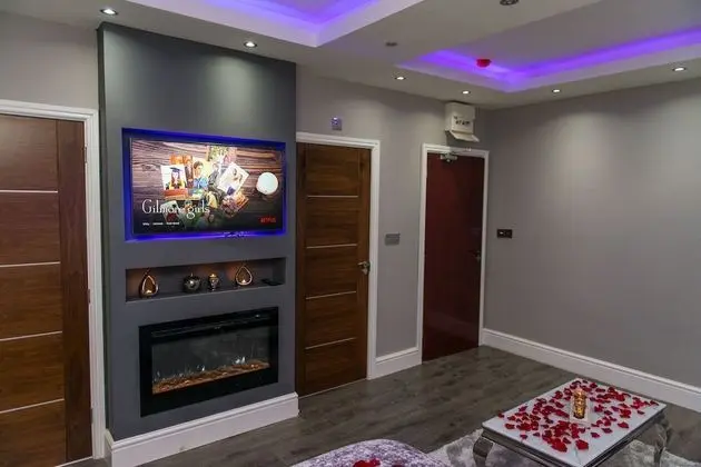 Aphrodite Suites Huddersfield - Dış Mekan