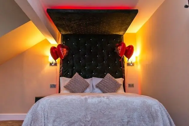 Aphrodite Suites Huddersfield - Oda