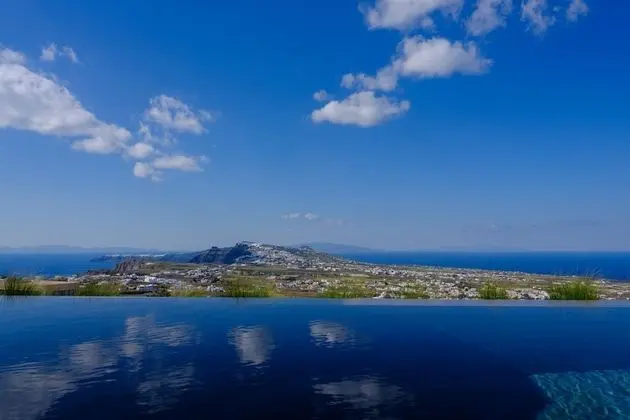 Apikia Santorini