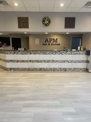 APM Inn and Suites - Lobi