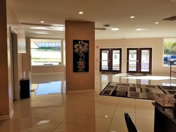 Apm Inn & Suites - Lobi