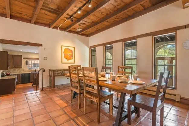 Apodaca - Spacious East Side Home With Countryside Views - Mutfak