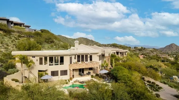 Apollo by Avantstay 6BR Private Desert Oasis With Pool, Hot Tub & Movie Room