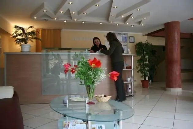 Hotel Apollo Hermannstadt - Lobi