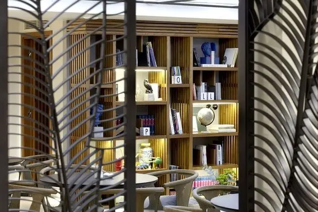 Apollon Library Suites - Öne Çıkan Resim
