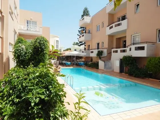 Apollon Studios & Apartments