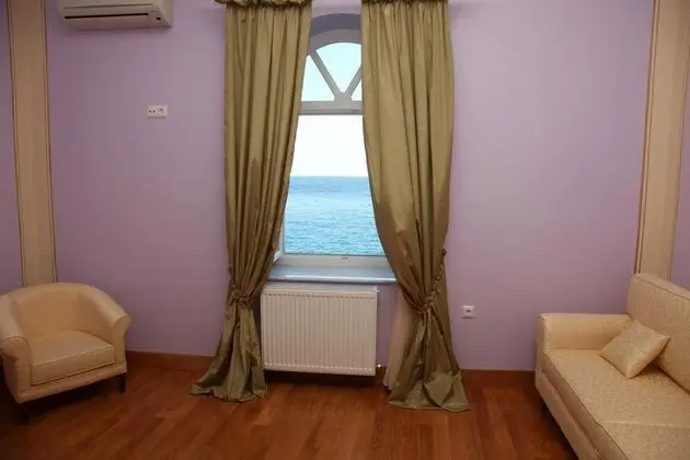 Apollonion Palace Hotel