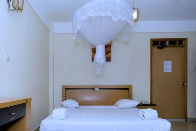 Aponye Hotel
