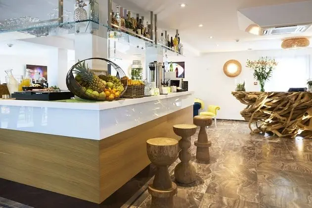 Apparthotel La Girafe - Lobi
