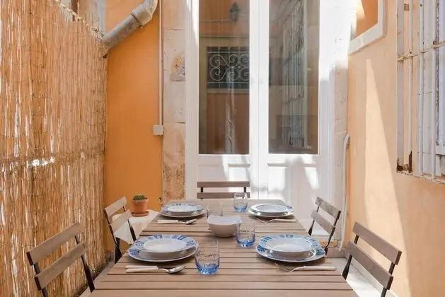 Appartamento Darsena With Terrace by Wonderful Italy