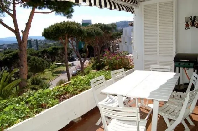 Appartement Avec Piscine A Politur