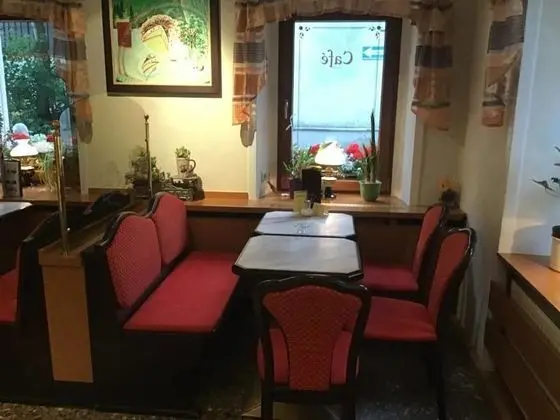 Appartementhaus Pension und Café König - Yerinde Yemek