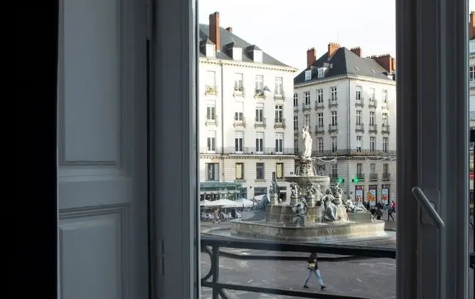 Appartements Place Royale - Maisons du Monde Hôtel & Suites - Oda