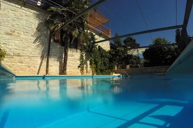 Appartment House Peresiji