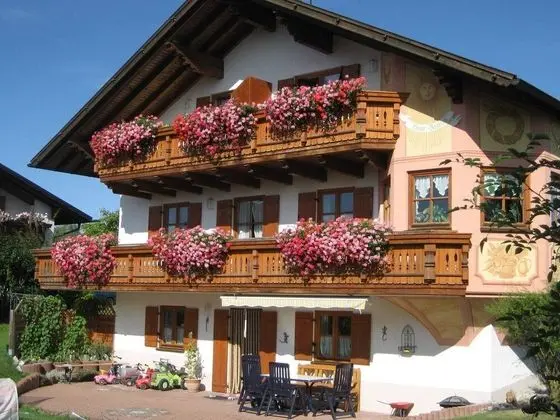 Appealing Apartment in Ingenried With Fenced Garden - Dış Mekan