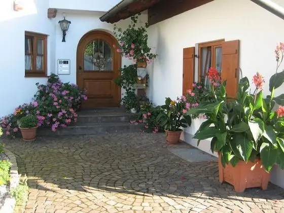 Appealing Apartment in Ingenried With Fenced Garden - Lobi