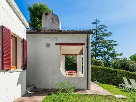 Appealing Holiday Home With Garden, Fireplace and Parking