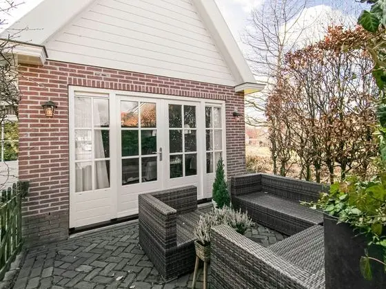 Appealing Holiday Home in Medemblik With Garden - Öne Çıkan Resim