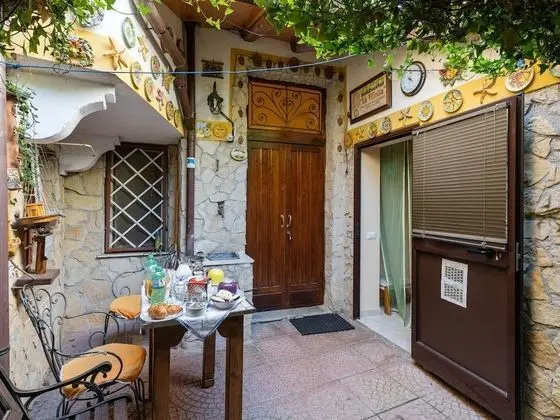 Appealing Villa in Villa San Giovanni With Garden - Oda Düzeni